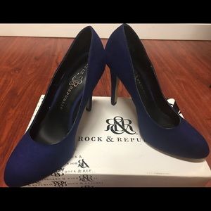 NIB Blue Suede Size 8.5 Rock & Republic Pumps